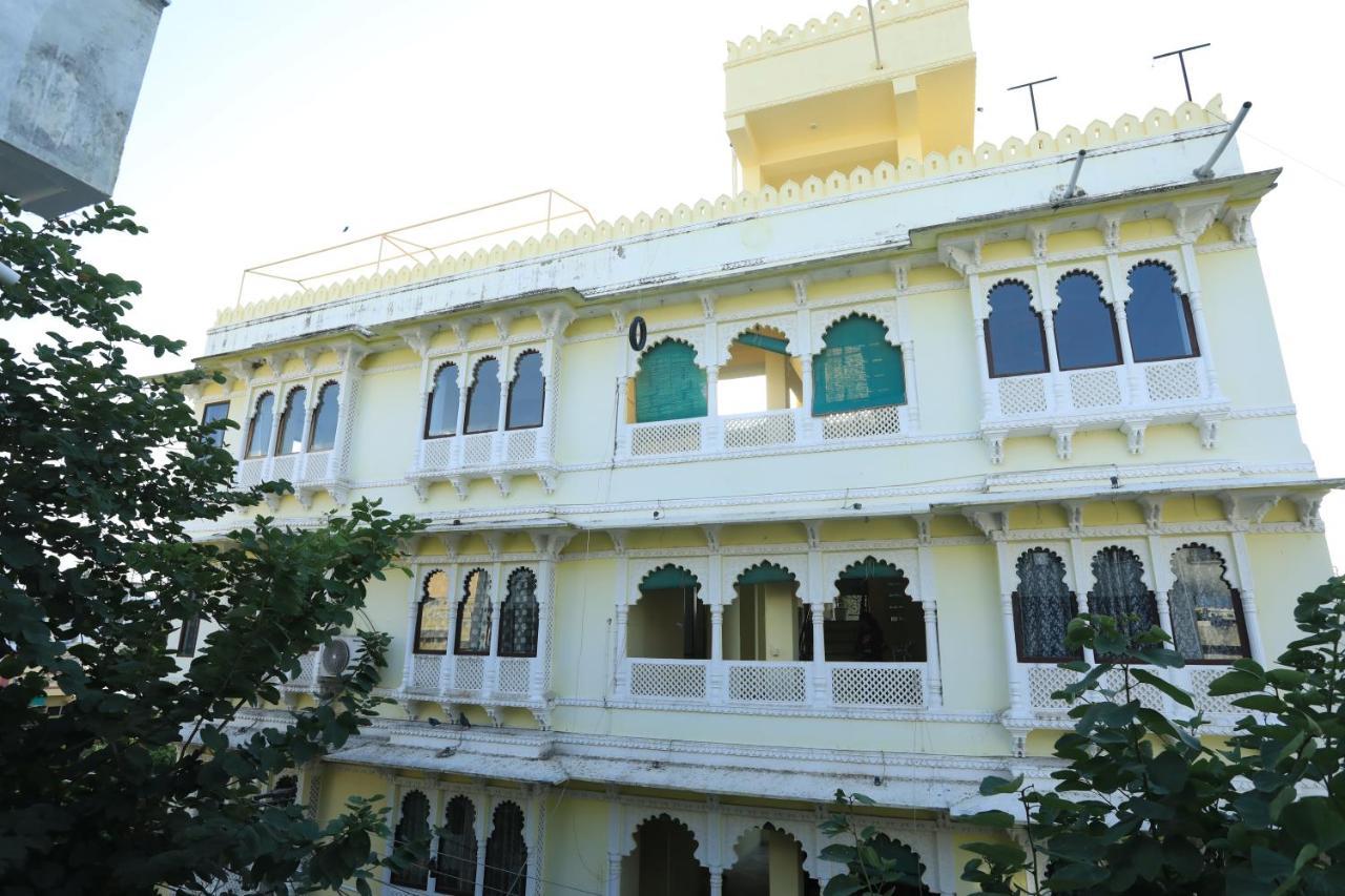 The Kesar Niwas Hotell Udaipur Exteriör bild