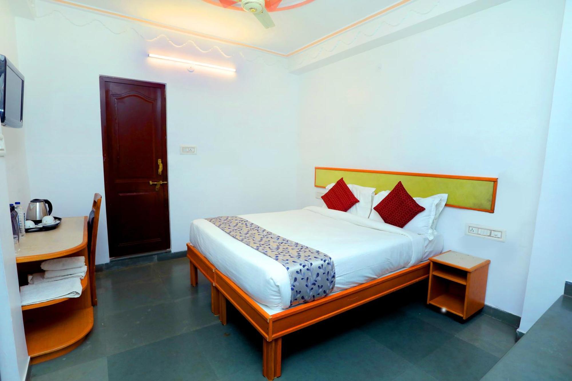 The Kesar Niwas Hotell Udaipur Exteriör bild