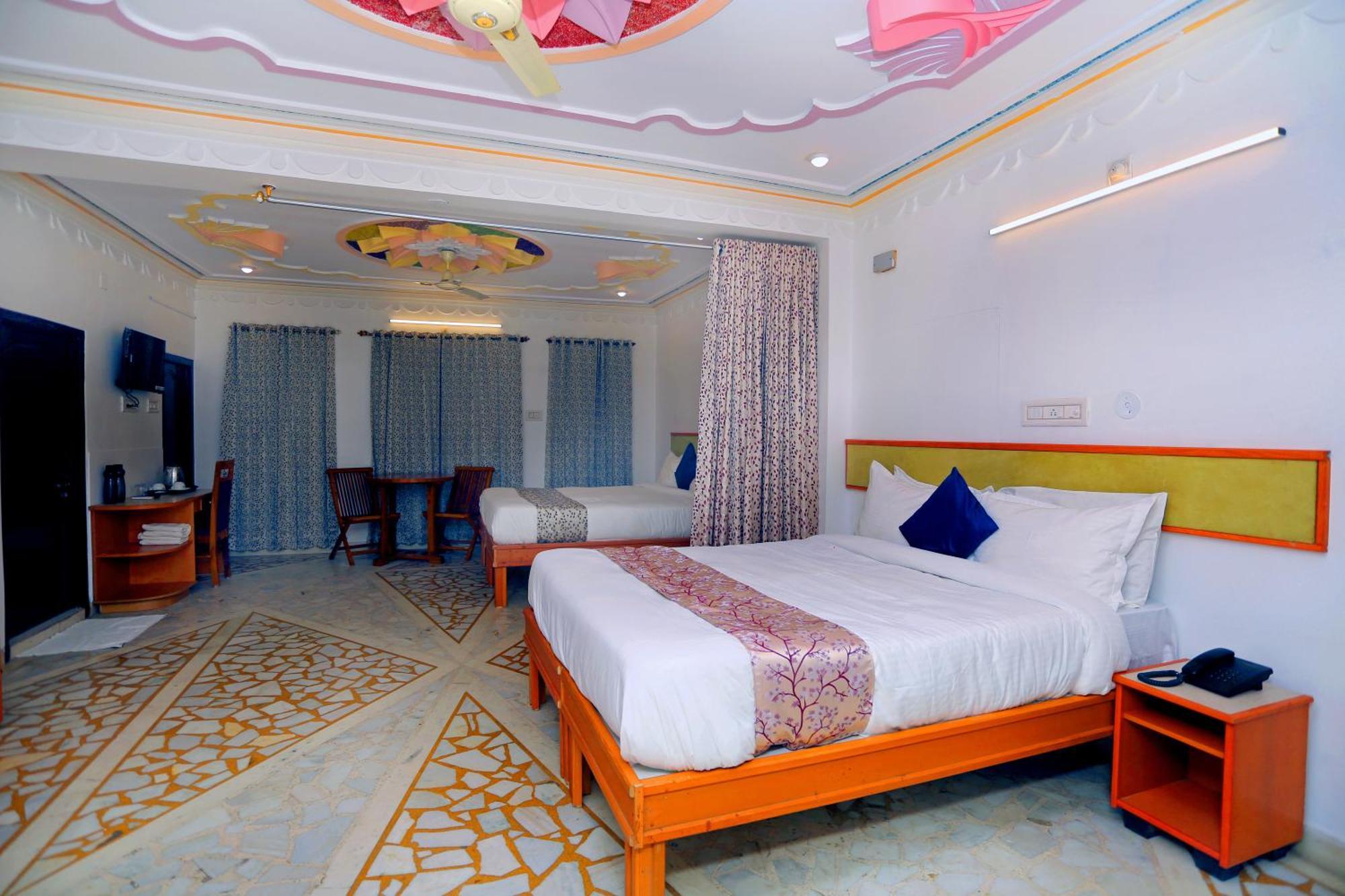 The Kesar Niwas Hotell Udaipur Exteriör bild