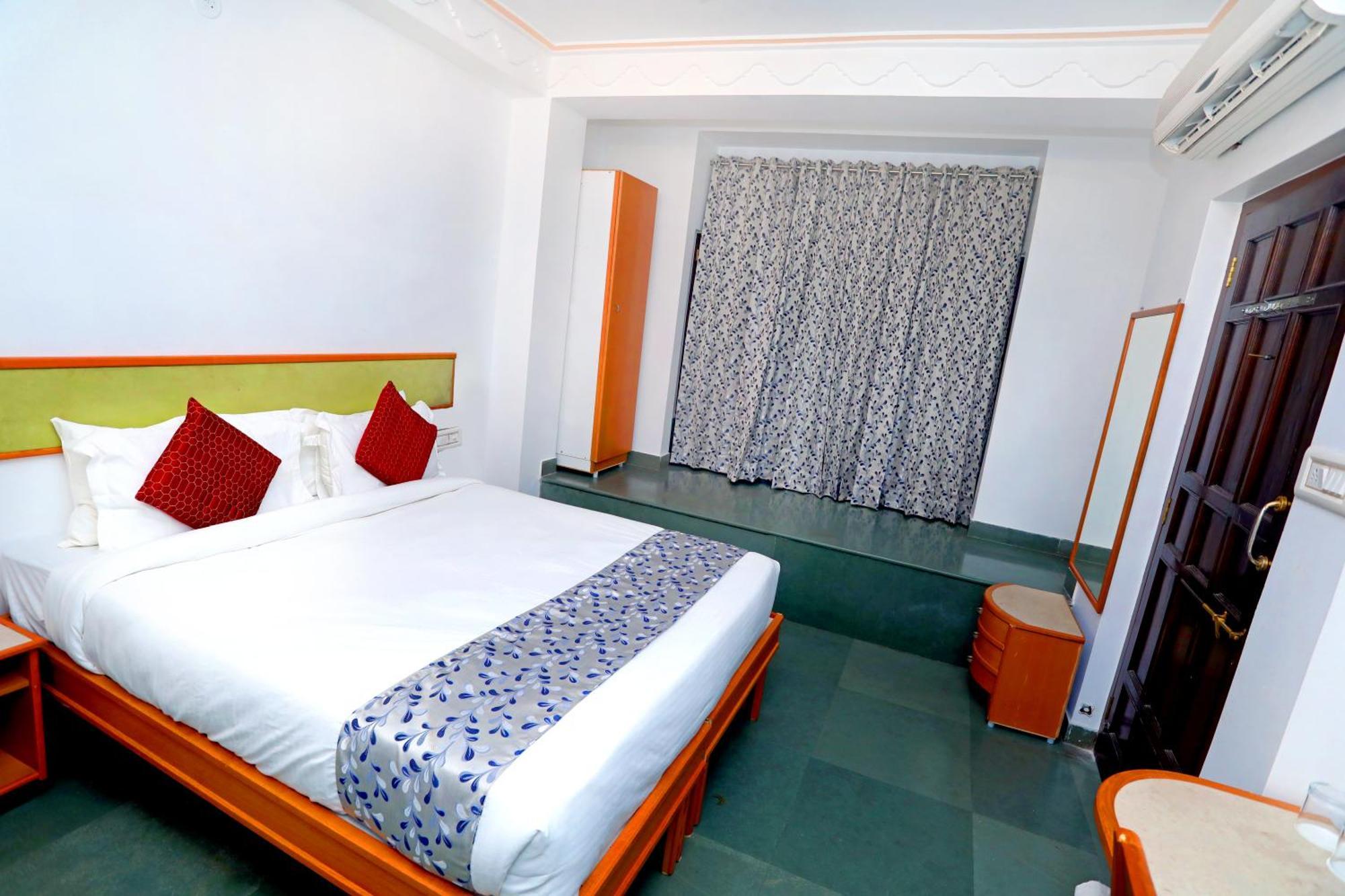 The Kesar Niwas Hotell Udaipur Exteriör bild