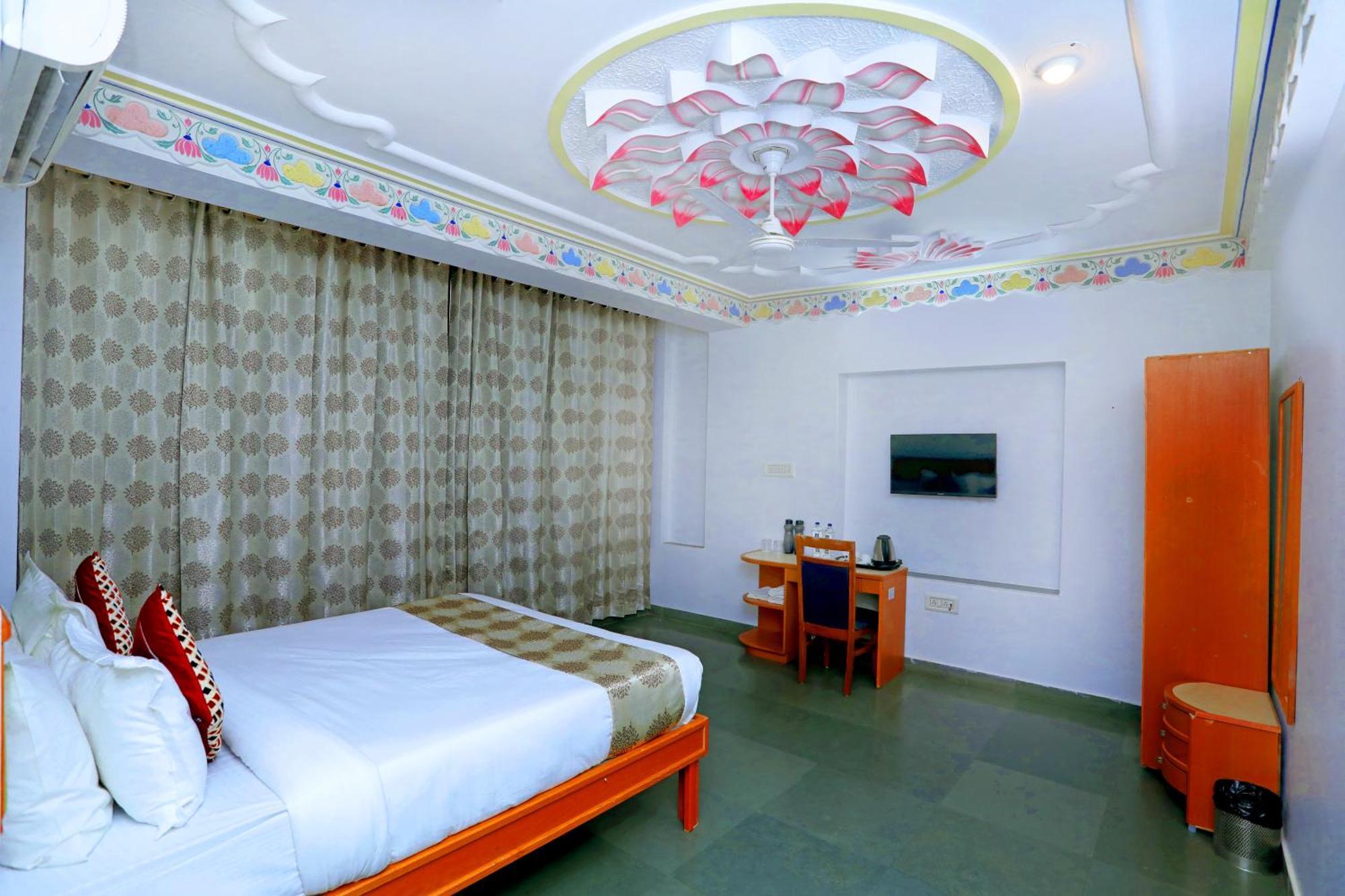 The Kesar Niwas Hotell Udaipur Exteriör bild