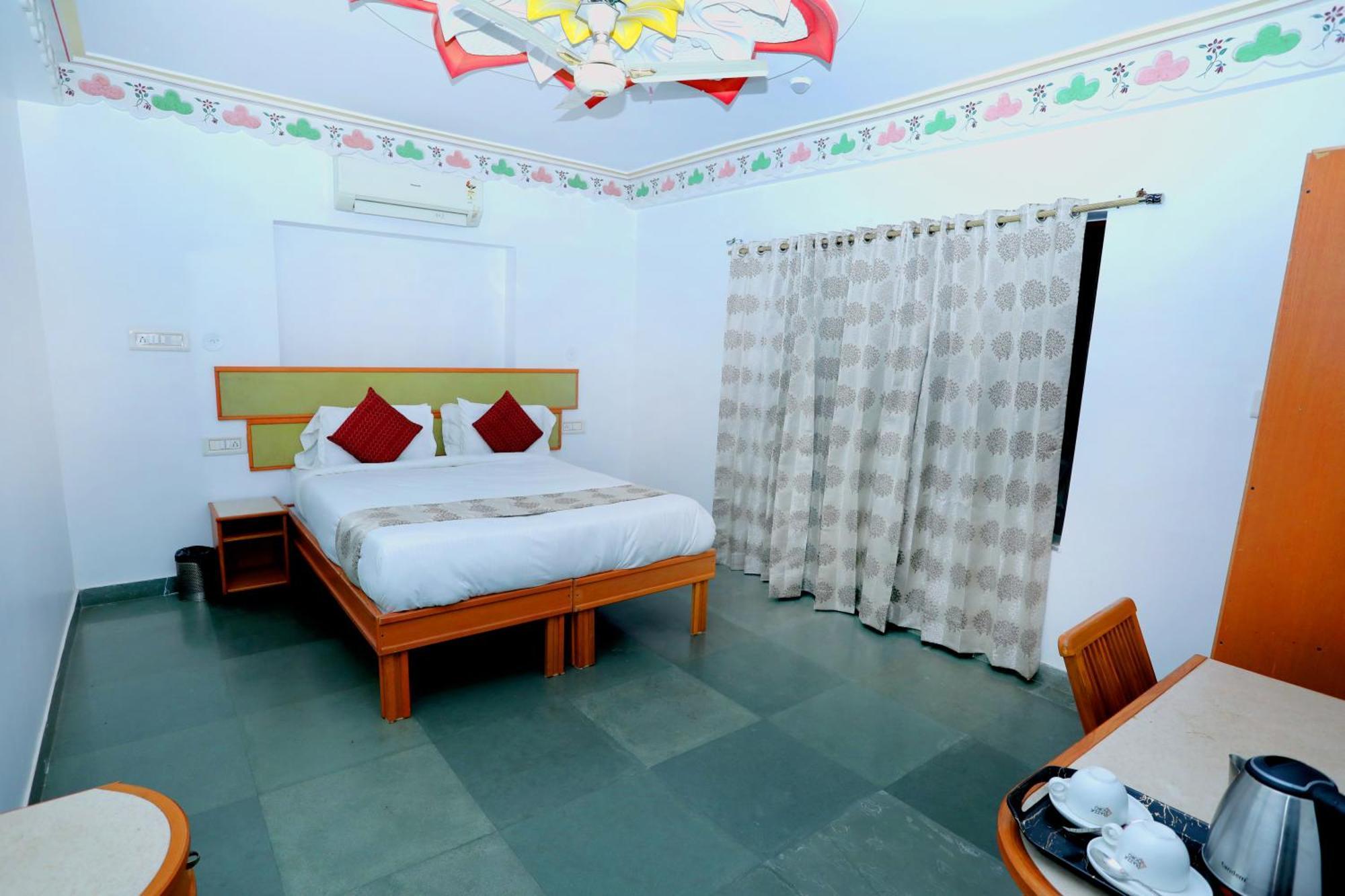 The Kesar Niwas Hotell Udaipur Exteriör bild