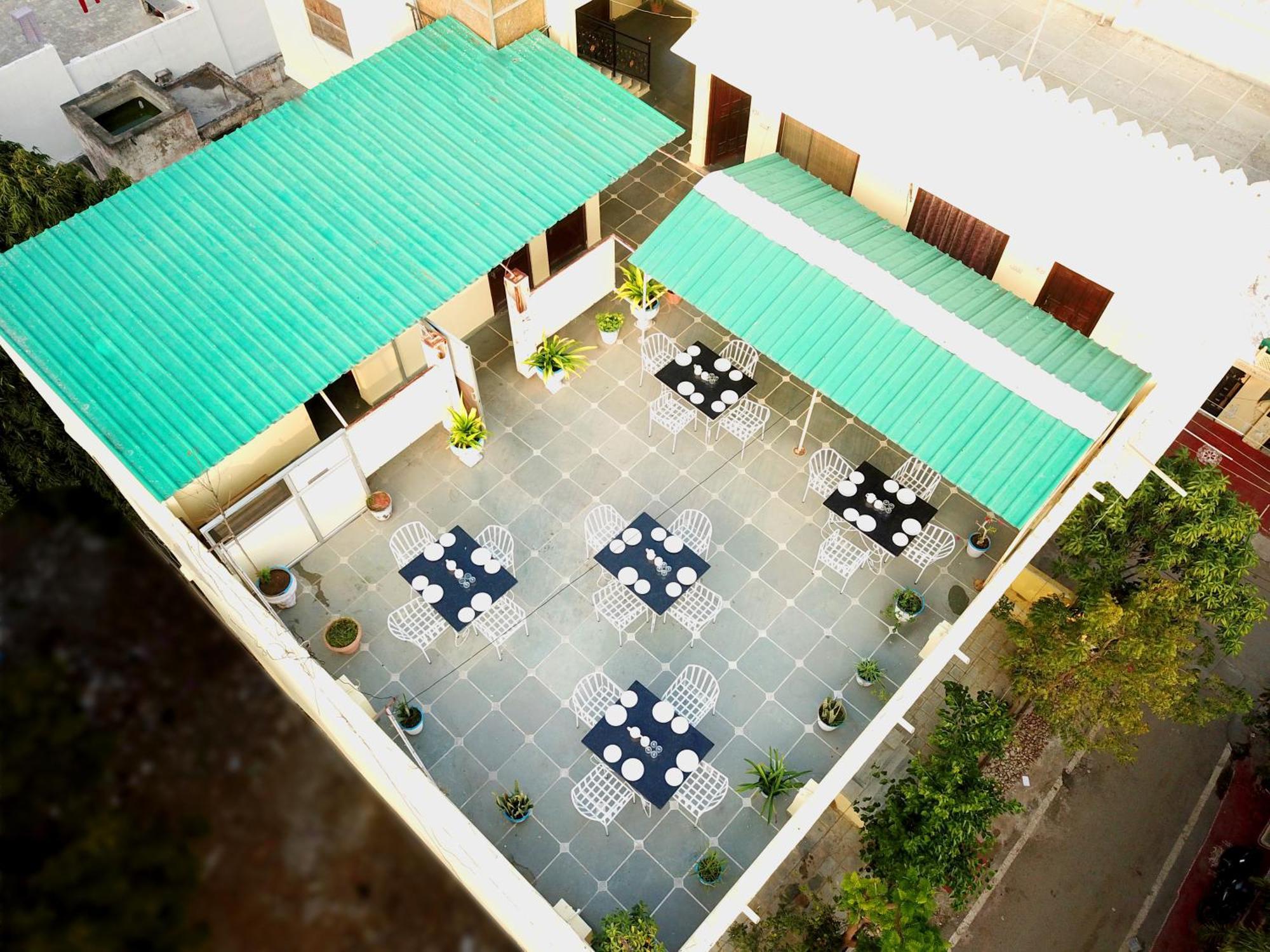 The Kesar Niwas Hotell Udaipur Exteriör bild